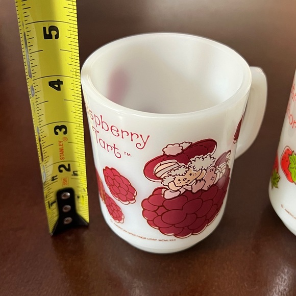 Vintage Raspberry Tart & Strawberry Shortcake Anchor Hocking Milk Glass Mugs Set - Picture 14 of 14